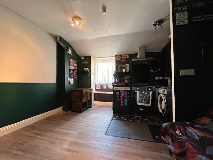 1 Bedroom Flat To Rent In Lade Street, Largs, KA30
