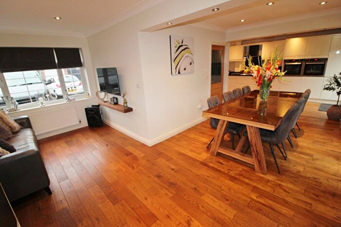 4 Bedroom Detached House For Sale In Old School Lane, Keadby, Scunthorpe, DN17