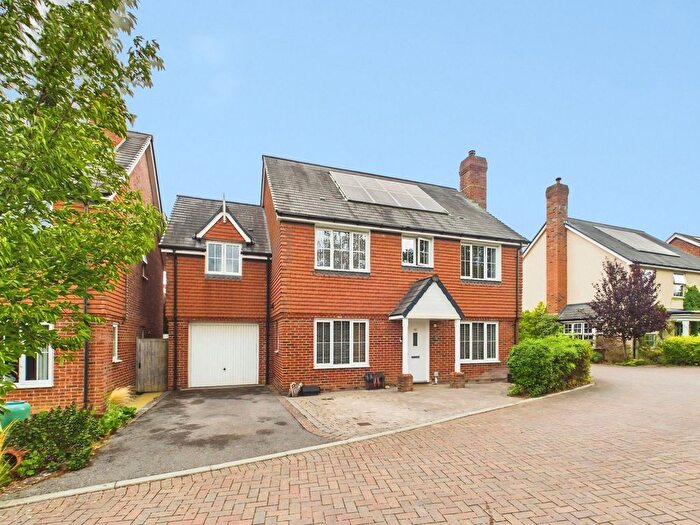 5 Bedroom Detached House For Sale In Blackthorn Avenue, Billingshurst, RH14