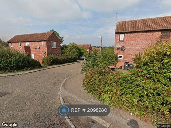 2 Bedroom Maisonette To Rent In Lowndes Grove, Milton Keynes, MK5
