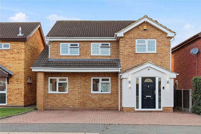 4 Bedroom Detached House For Sale In Broad Oaks, Wickford, SS12