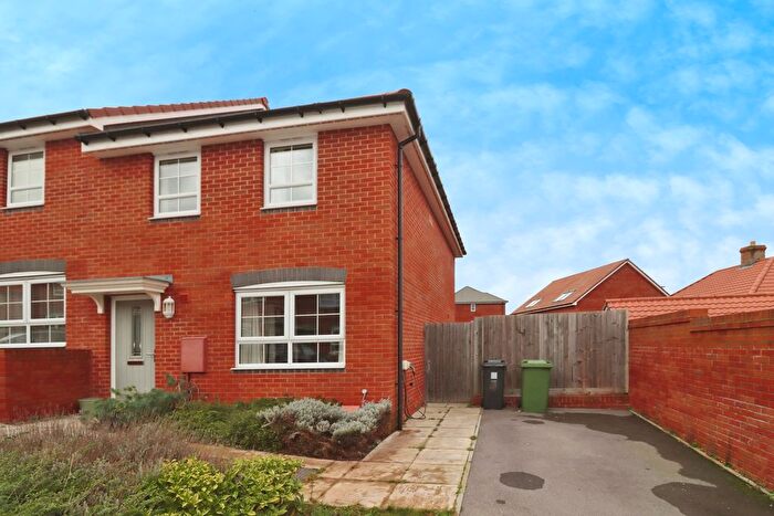 3 Bedroom End Terrace House For Sale In Cow Leaze, Bristol, Avon, BS36