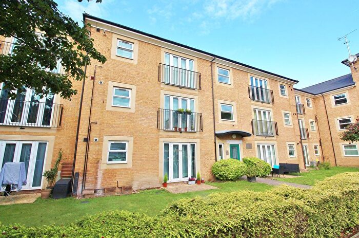 2 Bedroom Flat To Rent In White Lodge Close, Isleworth, TW7