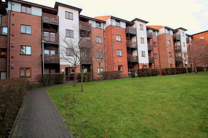 2 Bedroom Flat To Rent In John North Close, High Wycombe, HP11