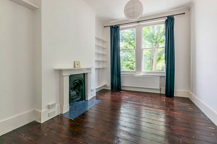 2 Bedroom Flat To Rent In Gipsy Hill, SE19