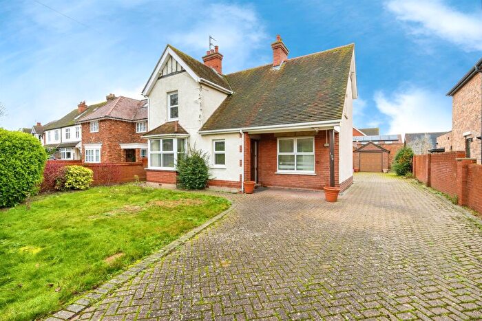 3 Bedroom Detached House For Sale In Kimbolton Road, Bedford, MK41