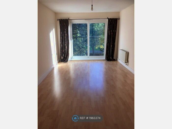1 Bedroom Flat To Rent In Albany Court, Beckenham, BR3