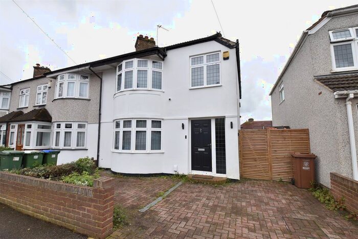 3 Bedroom End Of Terrace House To Rent In Oldfield Road, Bexleyheath, DA7