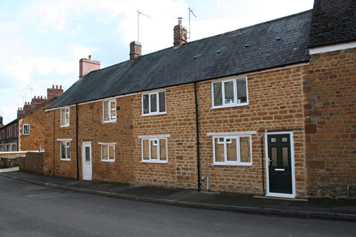 2 Bedroom Cottage To Rent In East Street, Bodicote, Banbury, OX15