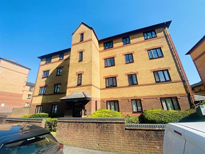 2 Bedroom Flat To Rent In B Caslon Court, Somerset Street, Bristol, BS1