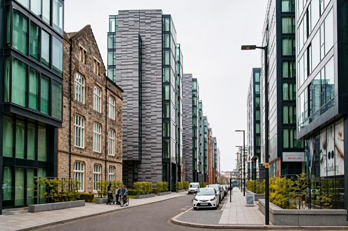 2 Bedroom Flat To Rent In Simpson Loan, Meadows, Edinburgh, EH3