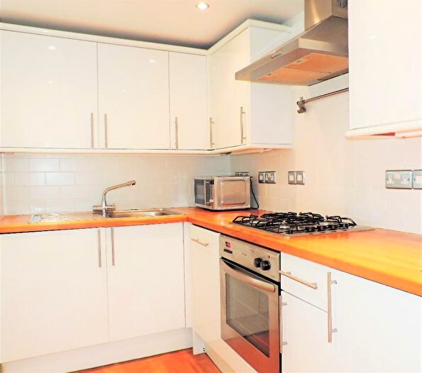 1 Bedroom Flat To Rent In Portland Terrace, Harvey Rd, Town Centre, Guildford, GU1