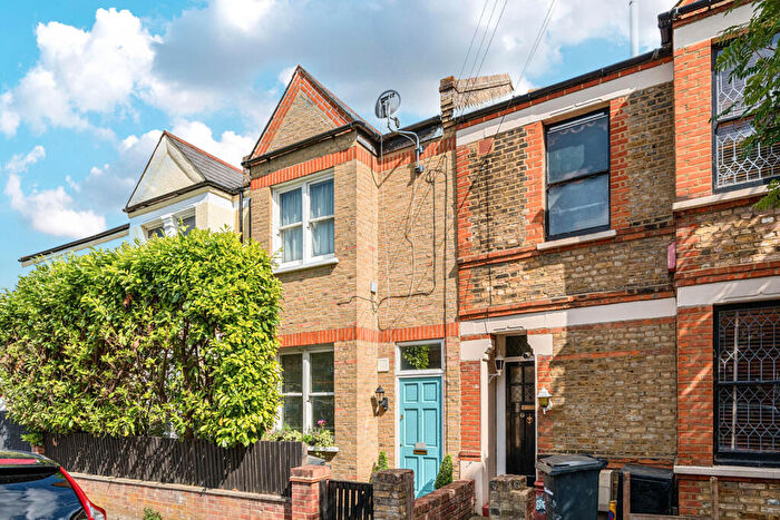 1 Bedroom Apartment For Sale In Arica Road, London, SE4
