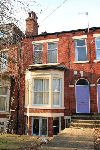 8 Bedroom House To Rent In Ash Grove, Hyde Park, Leeds, LS6