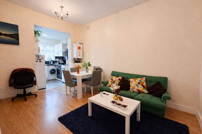 1 Bedroom Flat To Rent In Wallwood Road, London, E11