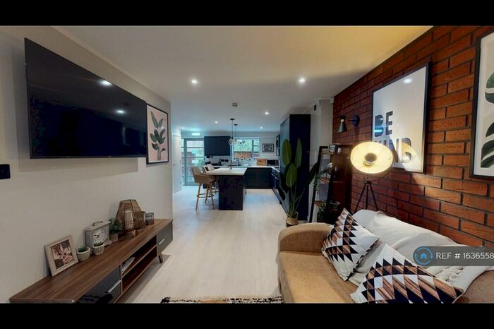 8 Bedroom Semi-Detached House To Rent In North Sherwood Street, Nottingham, NG1