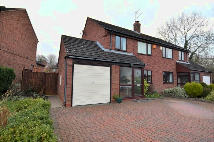 3 Bedroom Semi-Detached House For Sale In Barns Croft Way, Droitwich, Worcestershire, WR9