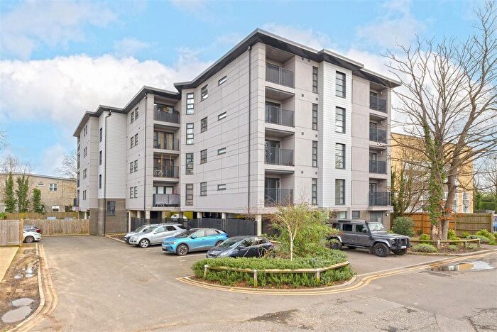 1 Bedroom Flat For Sale In Maidstone Road, Paddock Wood, Tonbridge, TN12