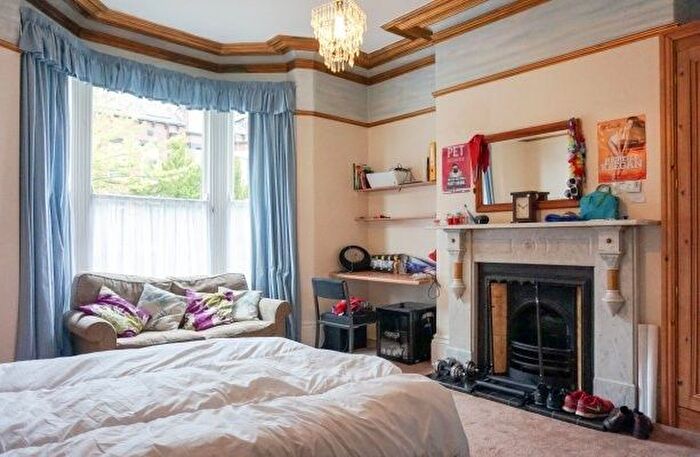 7 Bedroom Semi-Detached House To Rent In St. Michaels Road, Leeds, LS6