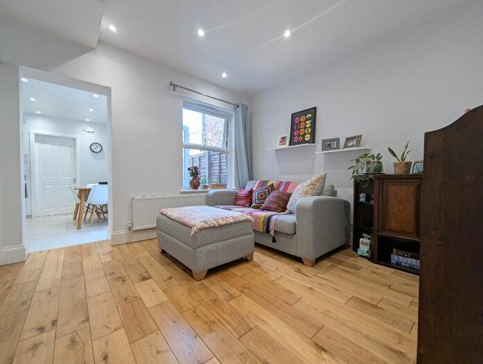 1 Bedroom Flat To Rent In Stanley Road, Harrow, Middlesex, HA2