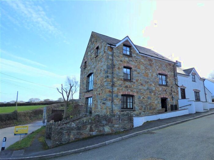 3 Bedroom Maisonette For Sale In Feidr Eglwys, Newport, SA42