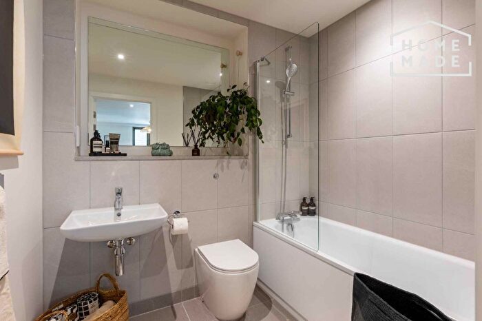 3 Bedroom Flat To Rent In Sheffield, S1