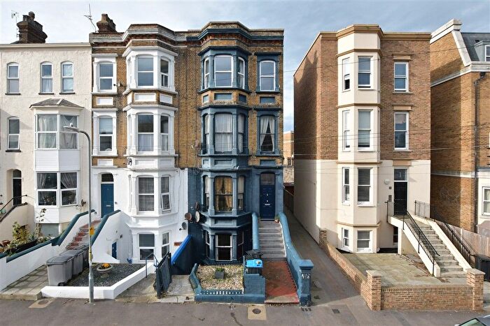 1 Bedroom Flat For Sale In Godwin Road, Cliftonville, Margate, Kent, CT9