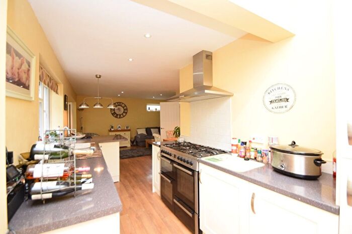 2 Bedroom Bungalow For Sale In Darenth Rise, Chatham, ME5