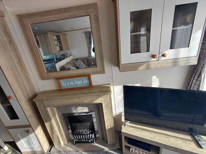 3 Bedroom Park Home For Sale In Sleaford Road, Tattershall, Lincoln, LN4