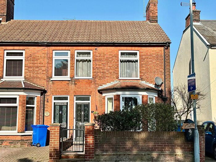 3 Bedroom End Of Terrace House For Sale In Foxhall Road, Ipswich, IP3