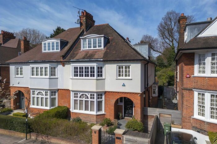 5 Bedroom Property For Sale In Kidderpore Gardens, Hampstead, NW3