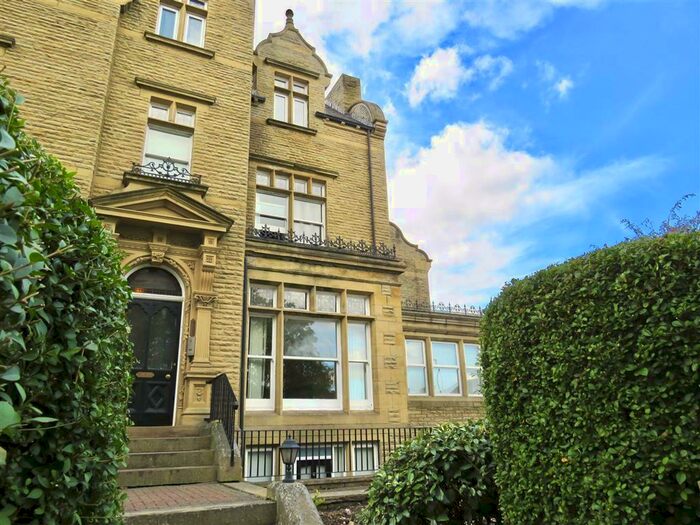1 Bedroom Flat To Rent In Park Drive, Huddersfield, HD1
