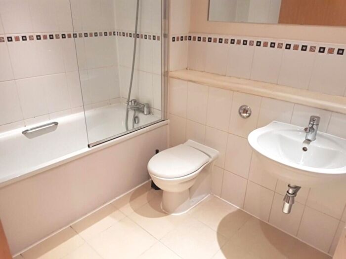 2 Bedroom Apartment To Rent In Quartz Apartments, Birmingham, B18