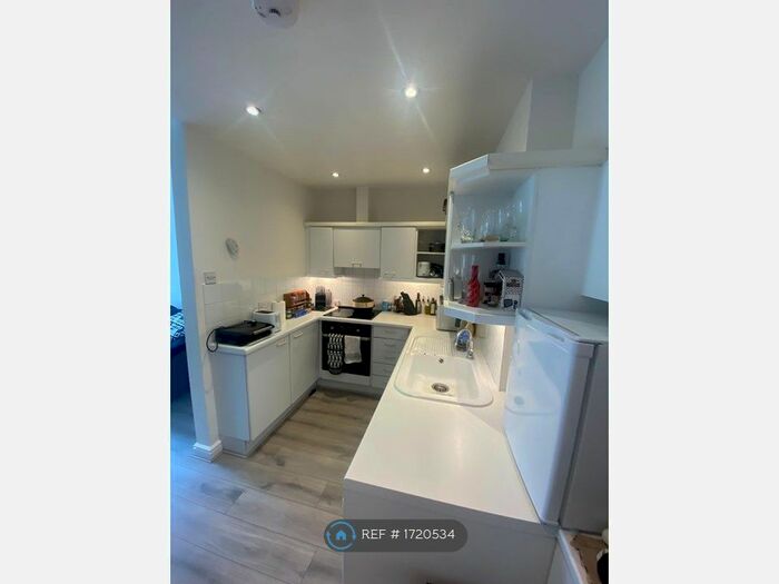 1 Bedroom Flat To Rent In Dafforne Road, London, SW17