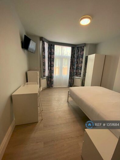 Studio To Rent In Elm Road, Wembley, HA9