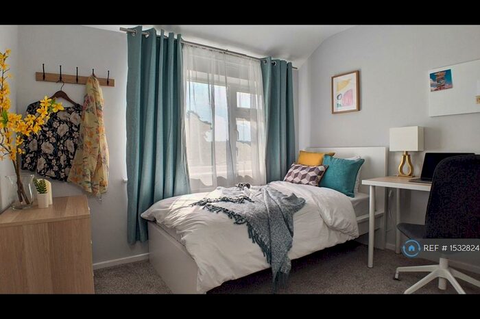 6 Bedroom Semi-Detached House To Rent In Leam Green, Coventry, CV4