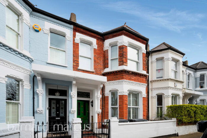 8 Bedroom House To Rent In Mysore Road, SW11