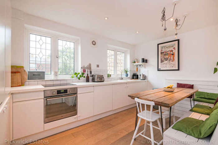 3 Bedroom Terraced House To Rent In Foxborough Gardens, London, SE4