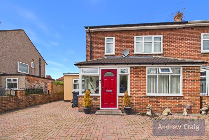 5 Bedroom Semi-Detached House For Sale In Toner Avenue, Hebburn, NE31