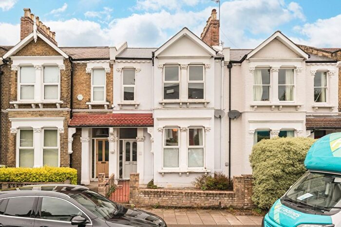 3 Bedroom Terraced House For Sale In Ivydale Road, Peckham, SE15