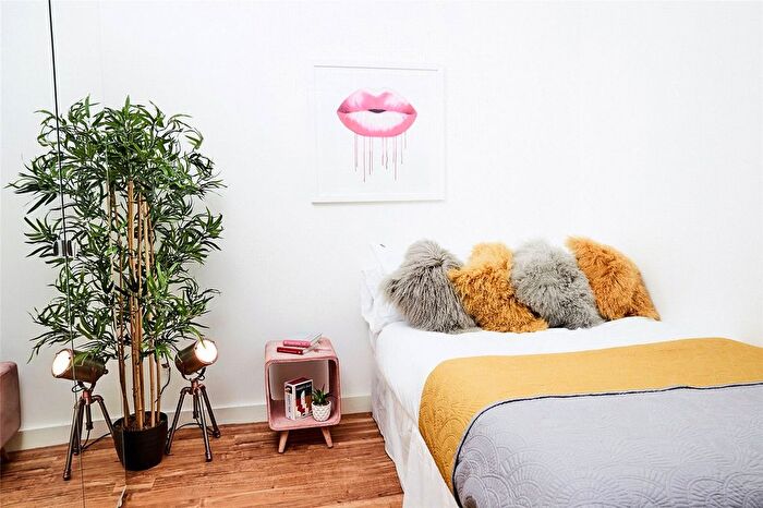 3 Bedroom Detached House To Rent In The Courtyard, Plaza Boulevard, Liverpool, Liverpool, Townhouse, L8