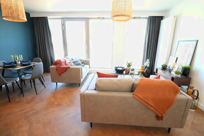 2 Bedroom Flat To Rent In Broadside, Oldham Road, Manchester, M4