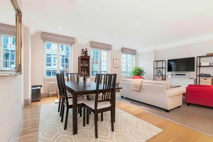 2 Bedroom Flat To Rent In Hertford Street, Mayfair, London, W1J