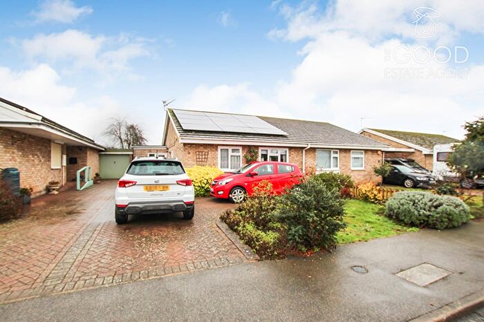 2 Bedroom Bungalow For Sale In Meadowcroft, Stretham, CB6