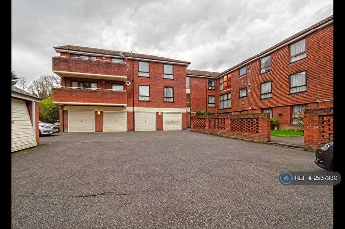 2 Bedroom Flat To Rent In Green Lane, Northwood, HA6