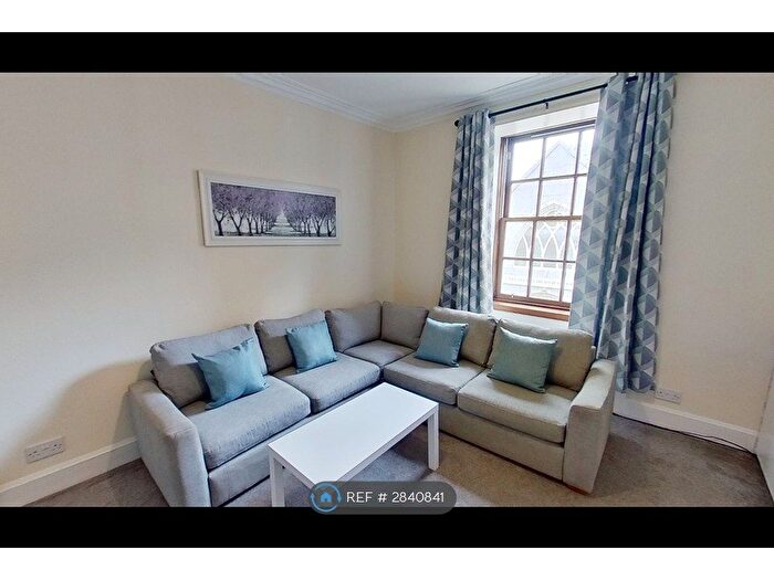 3 Bedroom Flat To Rent In Skene Terrace, Aberdeen, AB10