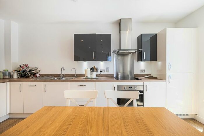 2 Bedroom Flat To Rent In Pilot Walk, North Greenwich, SE10