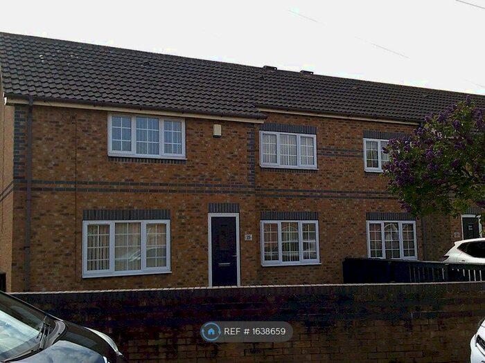 3 Bedroom Semi-Detached House To Rent In Corona Drive, Thorne, Doncaster, DN8