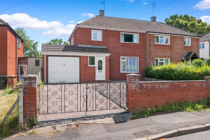 3 Bedroom Semi-Detached House For Sale In Liverpool Road, Worcester., WR5