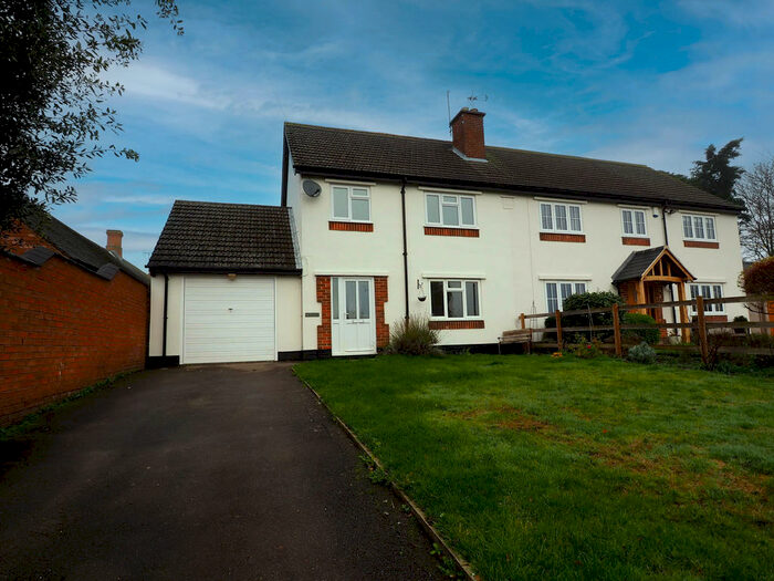 3 Bedroom Semi-Detached House To Rent In Widmerpool Road, Wysall, NG12